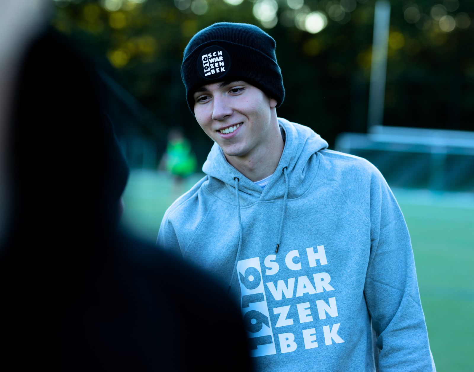textildruck-schwarzenbek-vereine-fans-merchandise-hoodie-wintermuetze